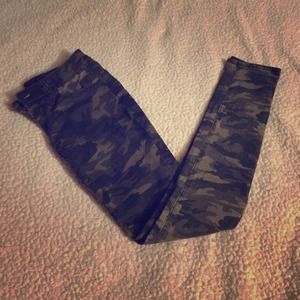 The famous camo jeans! 😬🌸