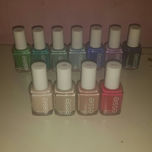 Essie Nail polish bundle!!!