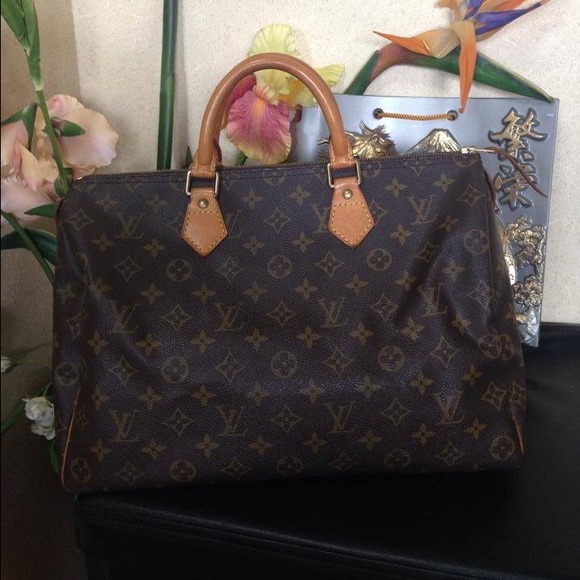 Authentic Louis Vuitton Speedy 35 - Picture 1 of 2
