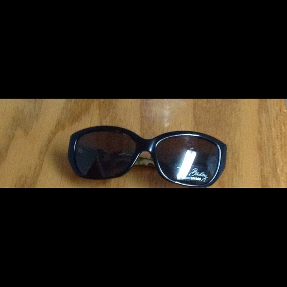 Vera Bradley Sunglasses ❗️on hold❗️