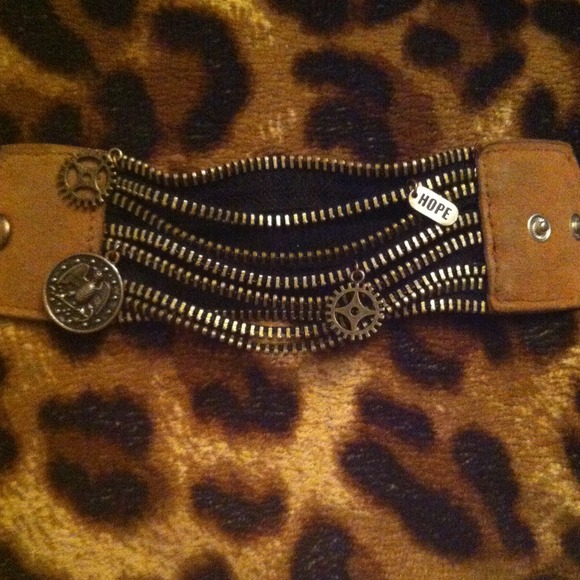 Zipper bracelet