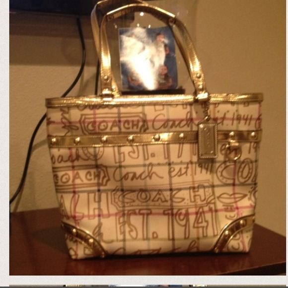 Petty coach bag .
