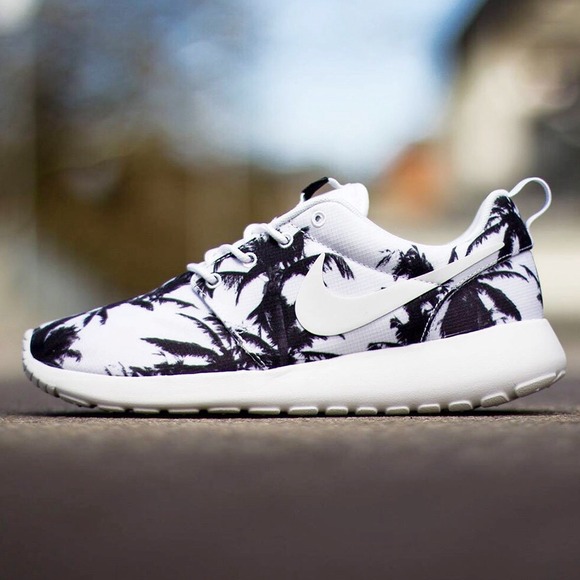 *LOOKING FOR* Nike Palm Tree Roshe Runs - Picture 2 of 3