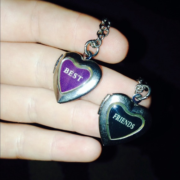 Hot topic BFF mood necklaces 👻🔮
