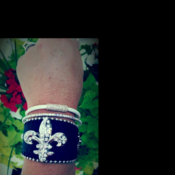 Sold - Picture 3 of 3