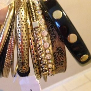 Set of 10 bangle bracelets