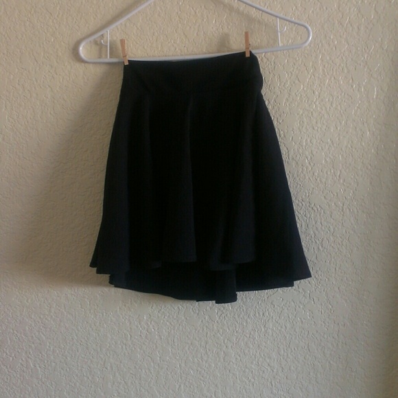 BLACK SKATER SKIRT