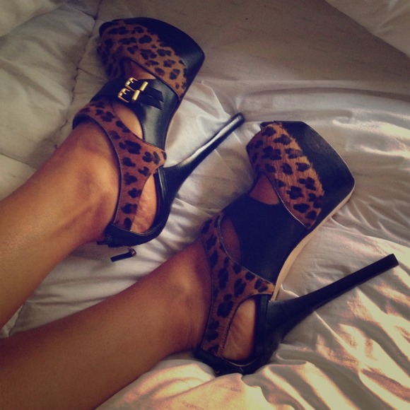 Fendi Shoes - 🌟HP🌟 Fendi Calf Hair Leopard Platform Booties