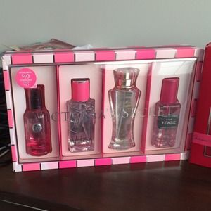 Victoria's Secret body mist packs