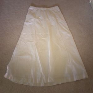 🎉must go sale🎉 NWT GAP white maxi skirt