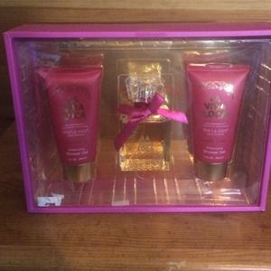 Shower gel and perfume! By juicy couture