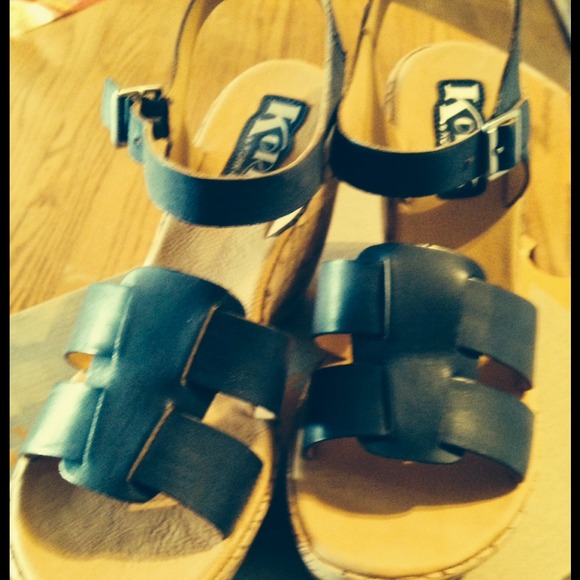 Korks by kork ease, New navy blue Price firm.