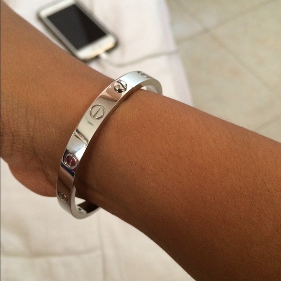 Cartier love bangle for sarens