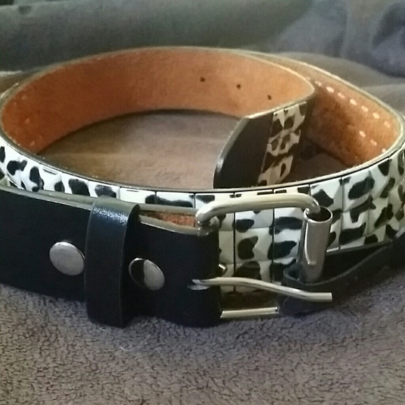 Black leather belt with cheetah print - Picture 2 of 2