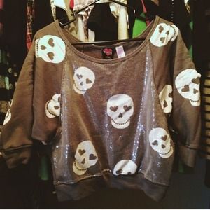 Skull 3/4 sleeve sweater