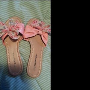 Bow flip flop sandals