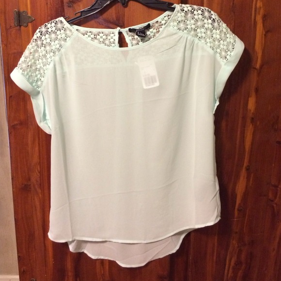 Mint blouse - Picture 1 of 4