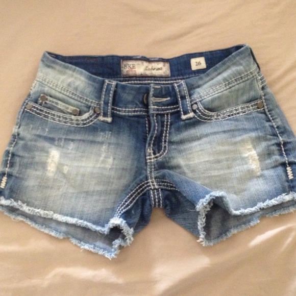 BKE denim shorts size 26