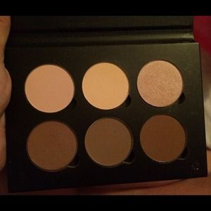 **soldAnastasia Beverly Hills contour kit **sold