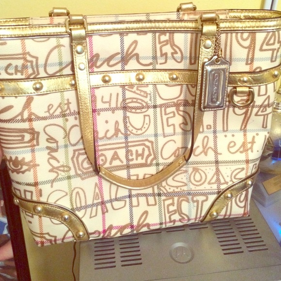 Gold unique Coach purse - Picture 1 of 3