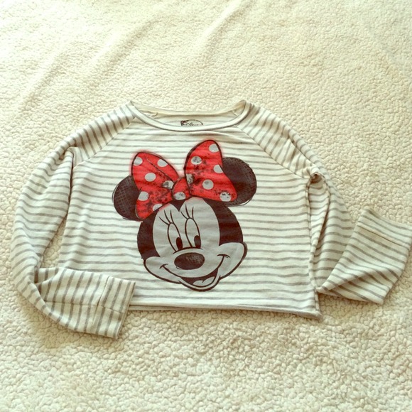 Crop top long sleeve Minnie top! 🌸❤️