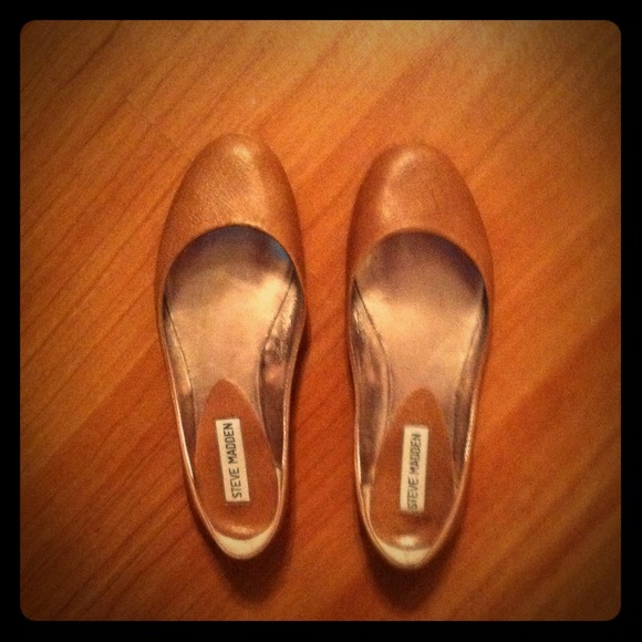 Steve Madden tan flats