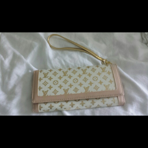White and gold wallet