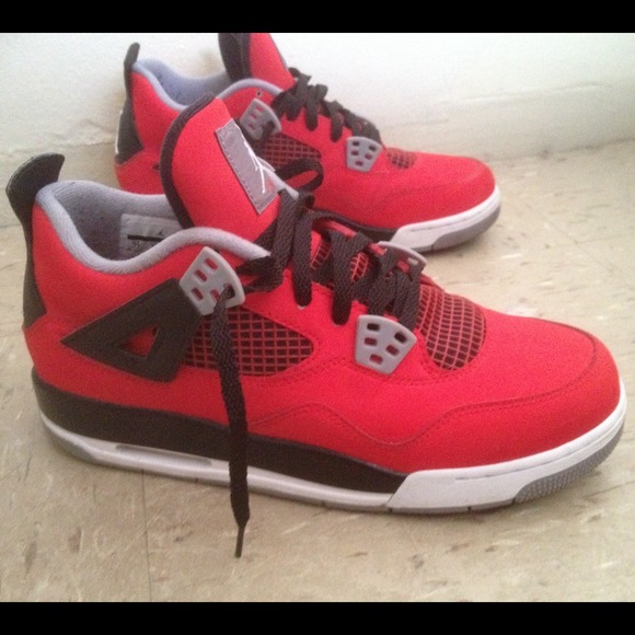 SOLD ON EBAY🔥 Toro bravo 4s - Picture 1 of 4