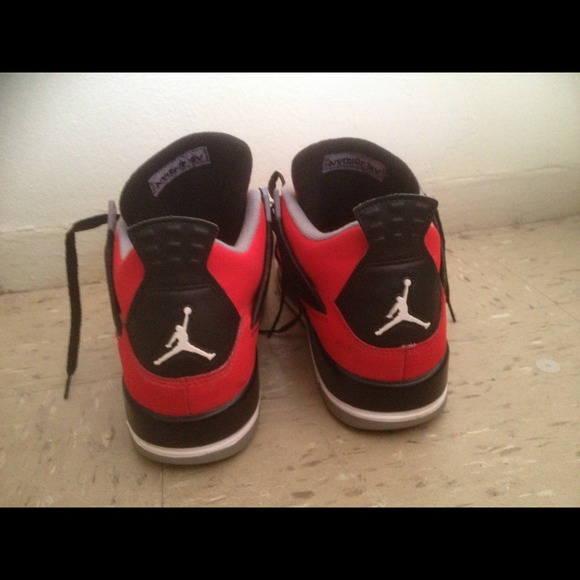 SOLD ON EBAY🔥 Toro bravo 4s - Picture 2 of 4