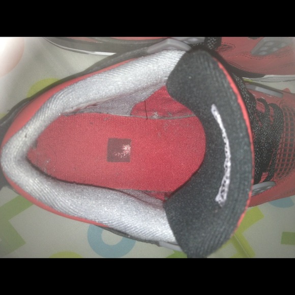 SOLD ON EBAY🔥 Toro bravo 4s - Picture 3 of 4