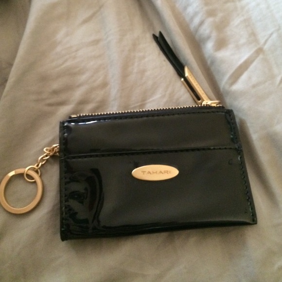 Tahari wallet