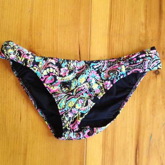 Victoria's Secret bathing suit bottom NWOT