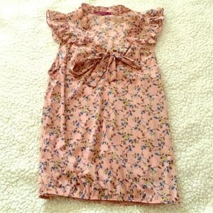 Soft pink chiffon flower blouse. 🌸😊