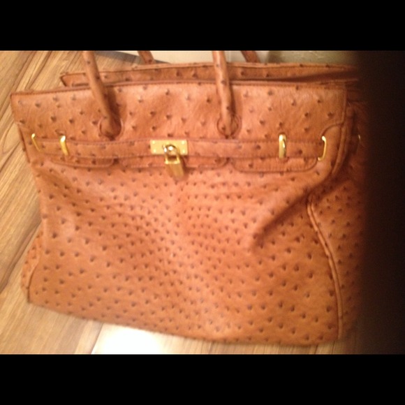 Totes - Picture 2 of 4