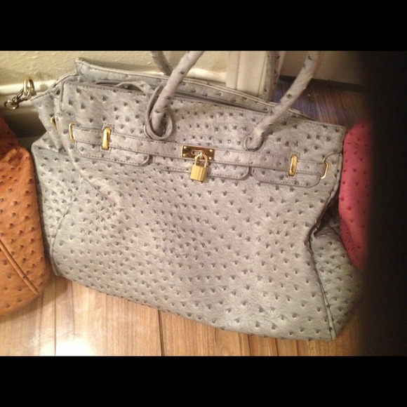 Totes - Picture 3 of 4