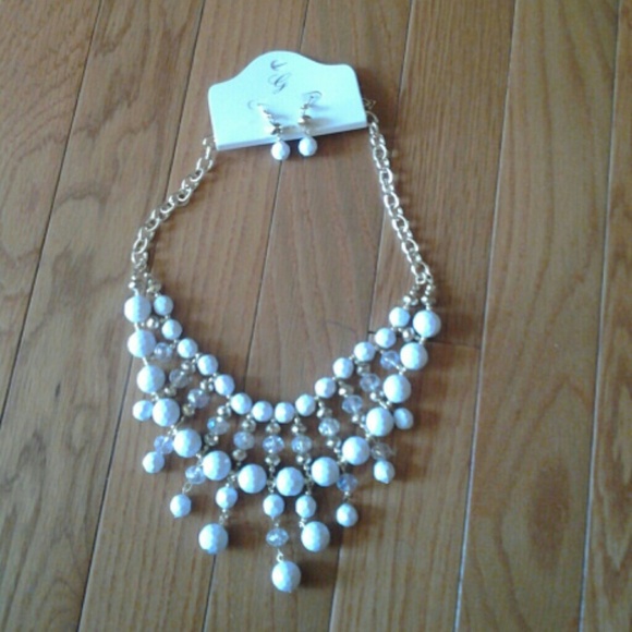 Nexklace and earring