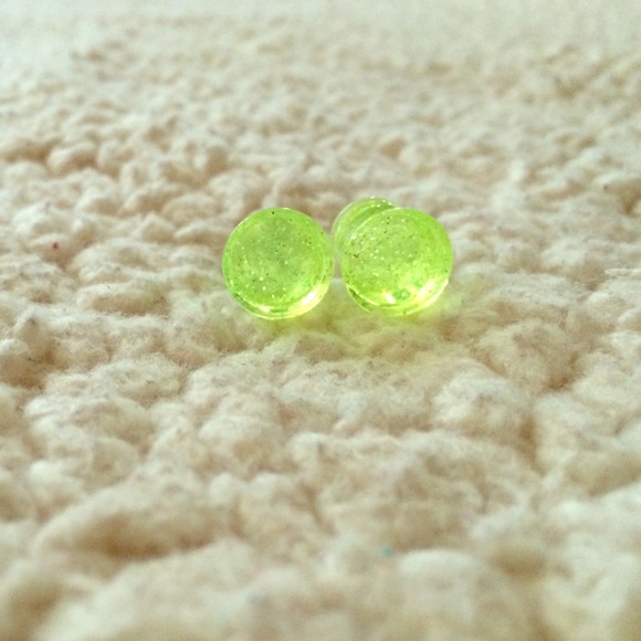 Jewelry - Adorable green sparkly double 00 plugs! 😊🌸
