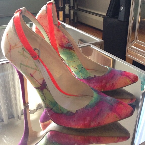 Aldo  tie-dye pump with ankle strap. W/ purse