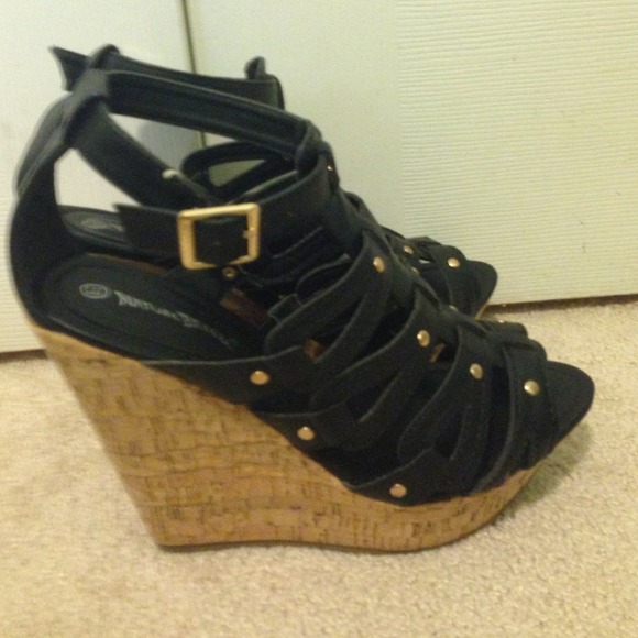 Wedges ✨ - Picture 3 of 4
