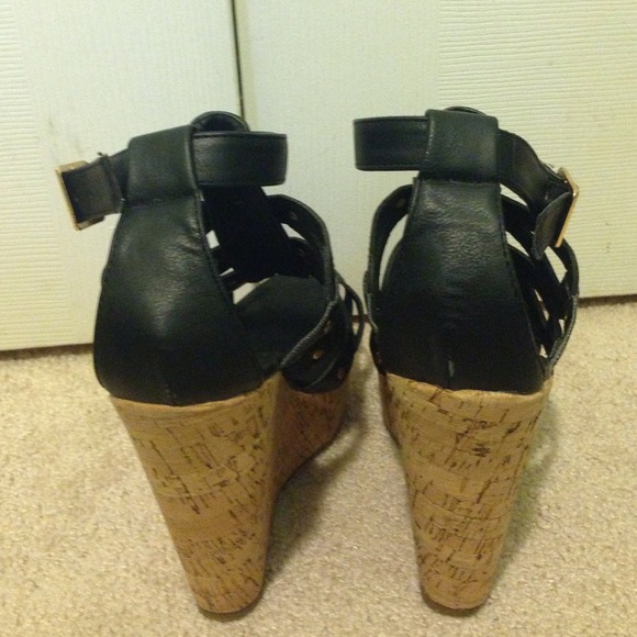 Wedges ✨ - Picture 4 of 4