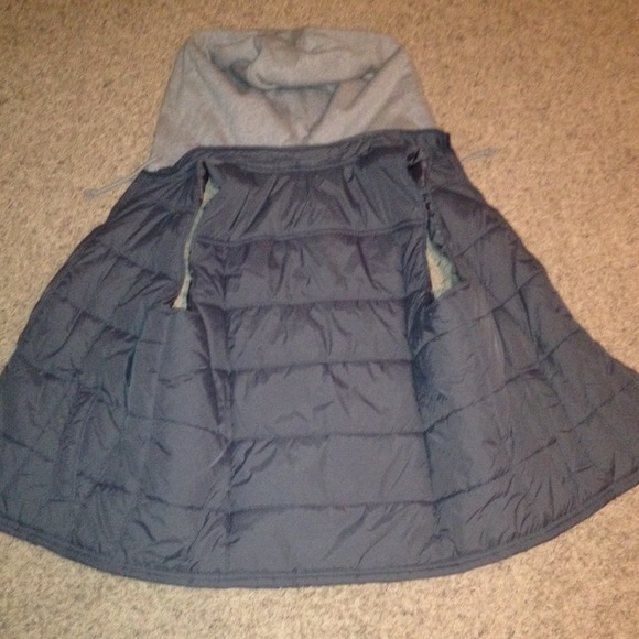 Grey Vest - Picture 3 of 4