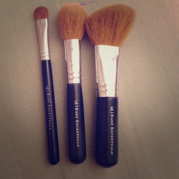 BareEscentuals makeup brushes.  (bareMinerals)