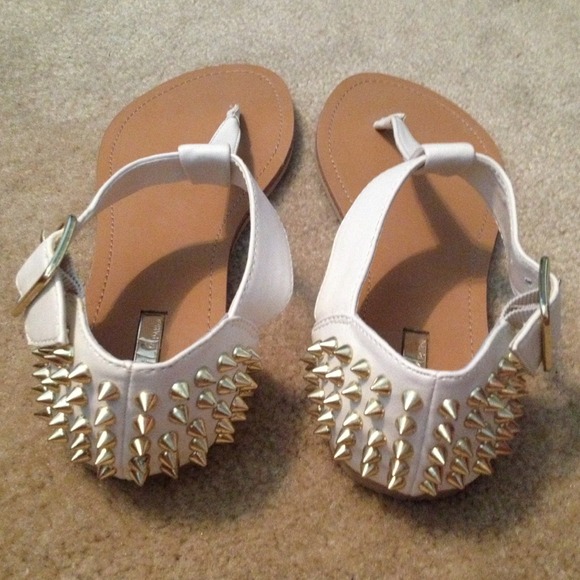 Never worn white gold studded 'Wild Pair' Sandals! - Picture 2 of 4