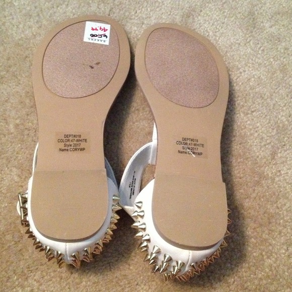 Never worn white gold studded 'Wild Pair' Sandals! - Picture 3 of 4