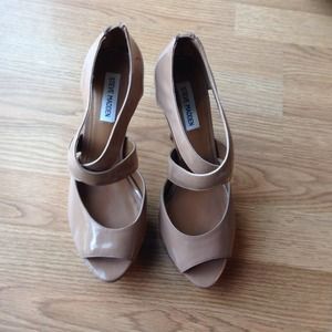 Steve Madden Nude Pumps