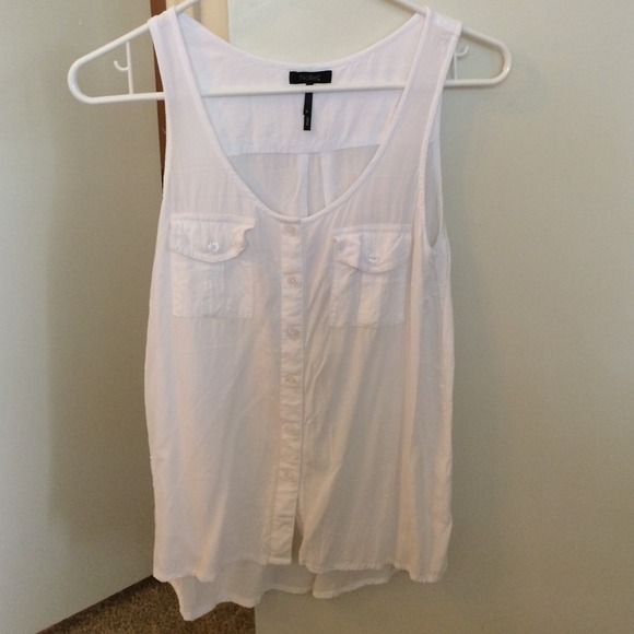 White tank, double pockets, Nollie