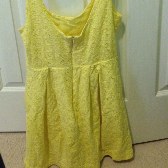 Dress💛 - Picture 4 of 4