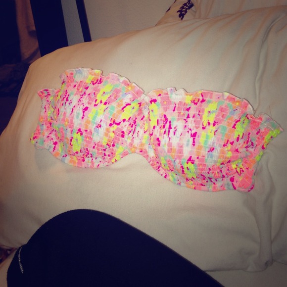 Fashionable strapless bathing suit top! - Picture 1 of 4