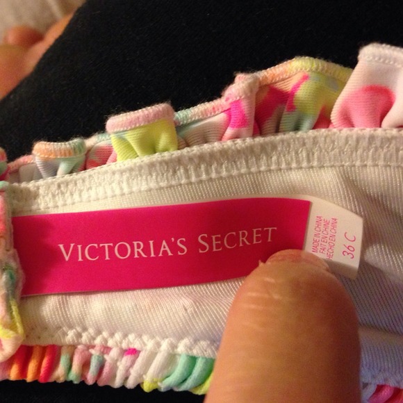 Fashionable strapless bathing suit top! - Picture 3 of 4