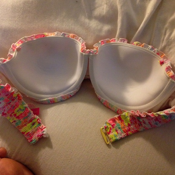 Fashionable strapless bathing suit top! - Picture 4 of 4